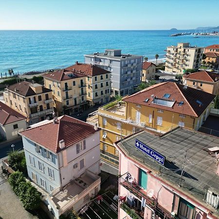 Hotel Geppi Pietra Ligure Esterno foto