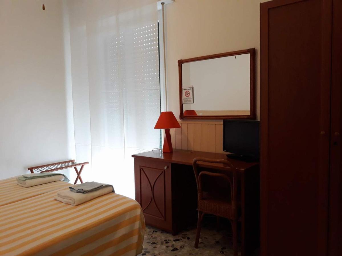 Hotel Geppi Pietra Ligure Esterno foto
