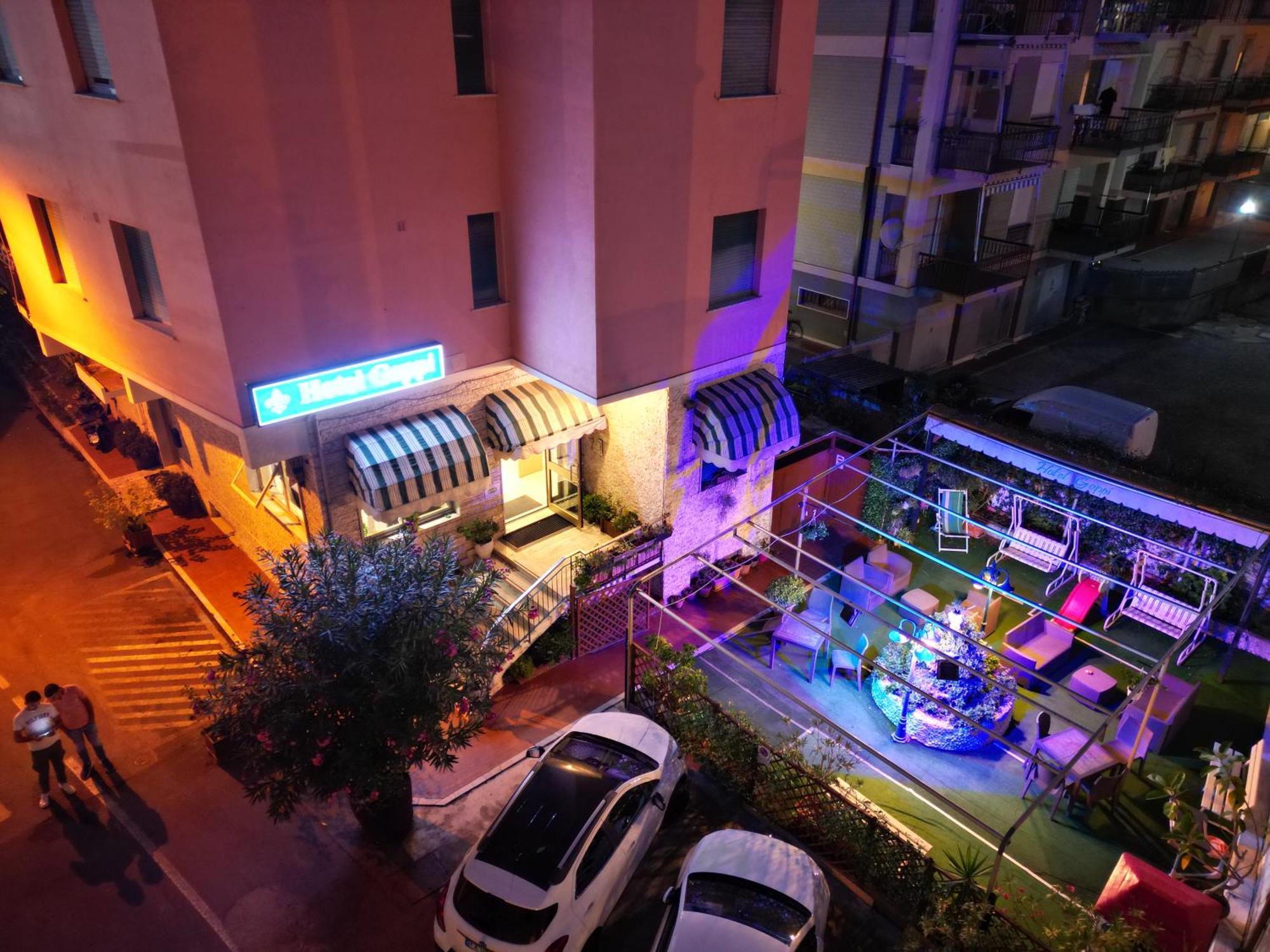Hotel Geppi Pietra Ligure Esterno foto