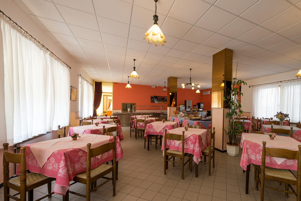 Hotel Geppi Pietra Ligure Esterno foto