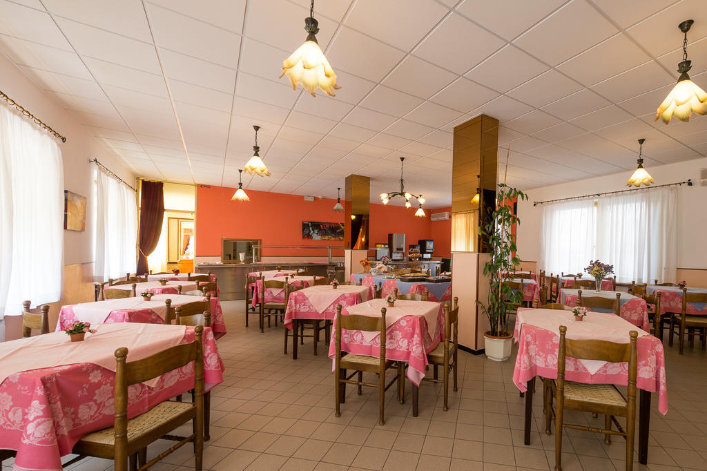 Hotel Geppi Pietra Ligure Esterno foto