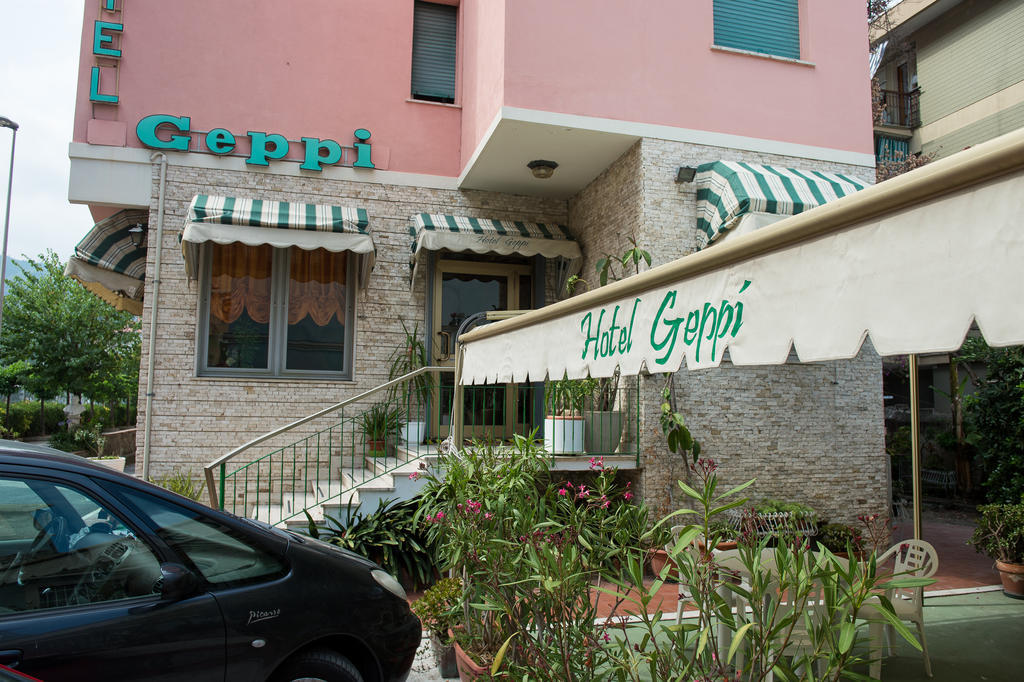 Hotel Geppi Pietra Ligure Esterno foto