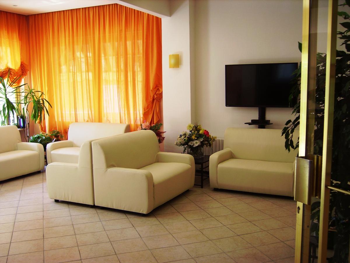 Hotel Geppi Pietra Ligure Esterno foto