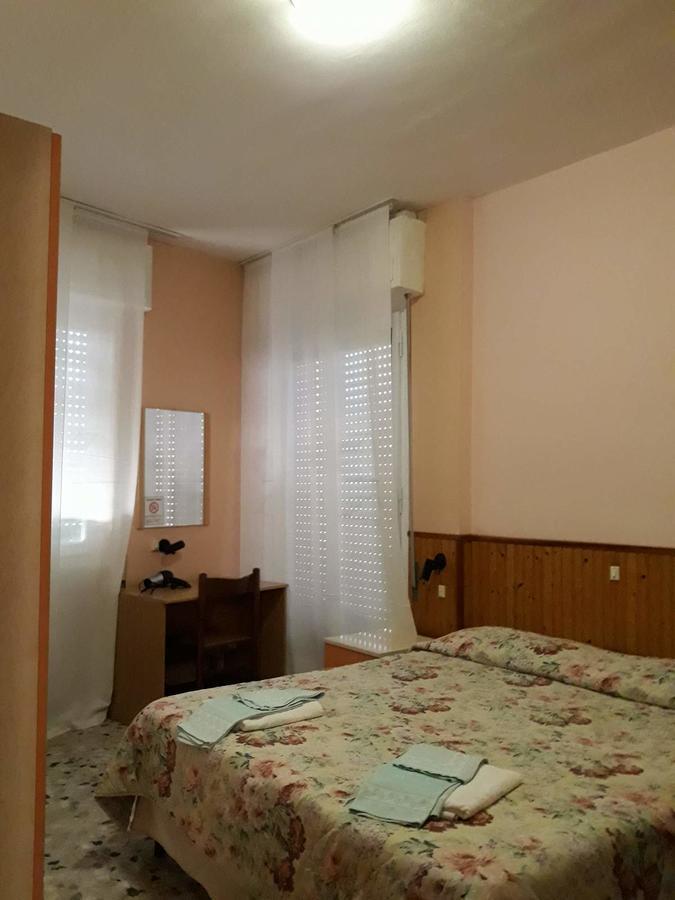 Hotel Geppi Pietra Ligure Esterno foto
