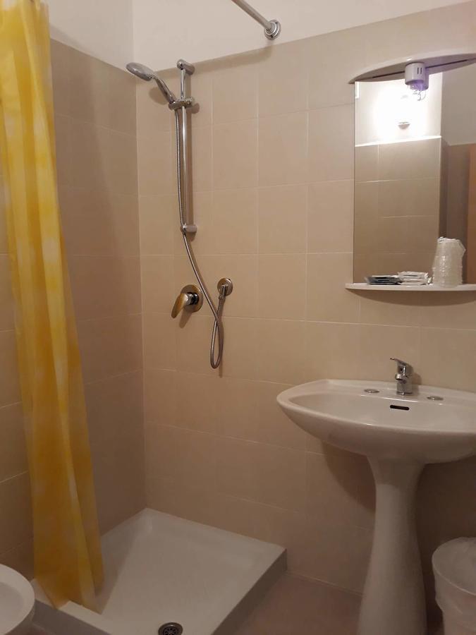 Hotel Geppi Pietra Ligure Esterno foto