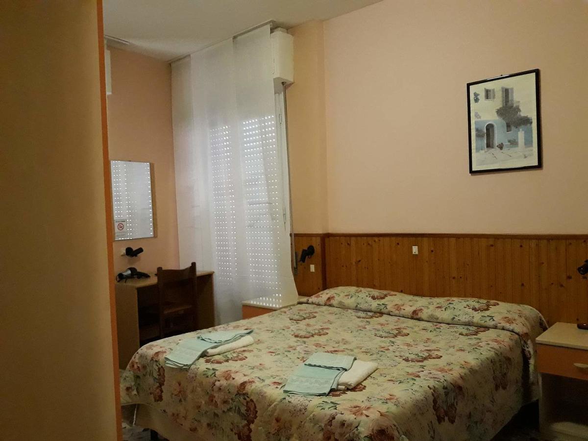 Hotel Geppi Pietra Ligure Esterno foto