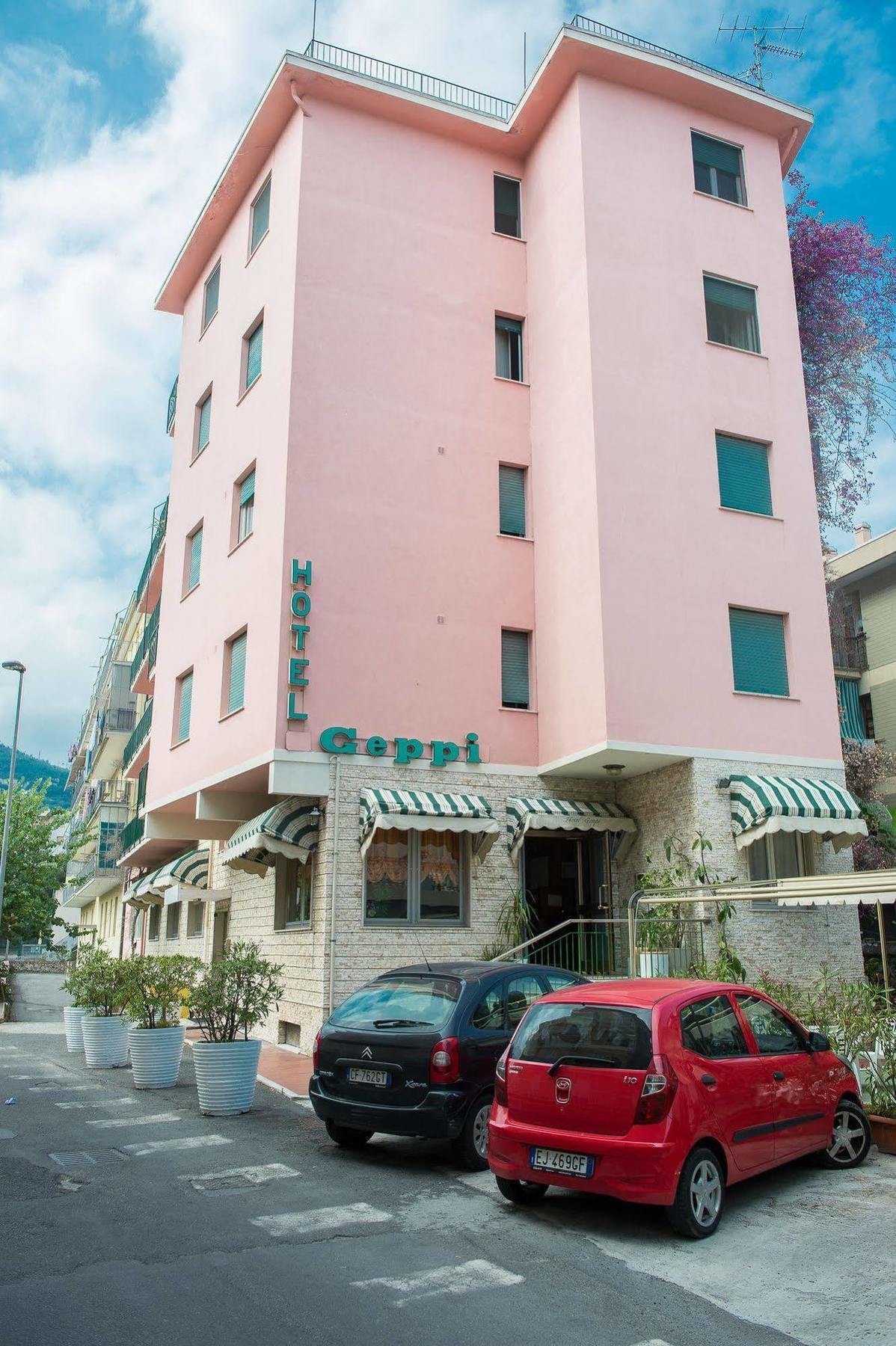 Hotel Geppi Pietra Ligure Esterno foto