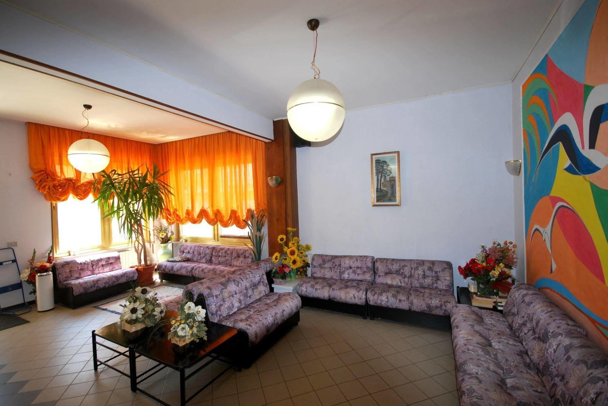 Hotel Geppi Pietra Ligure Esterno foto