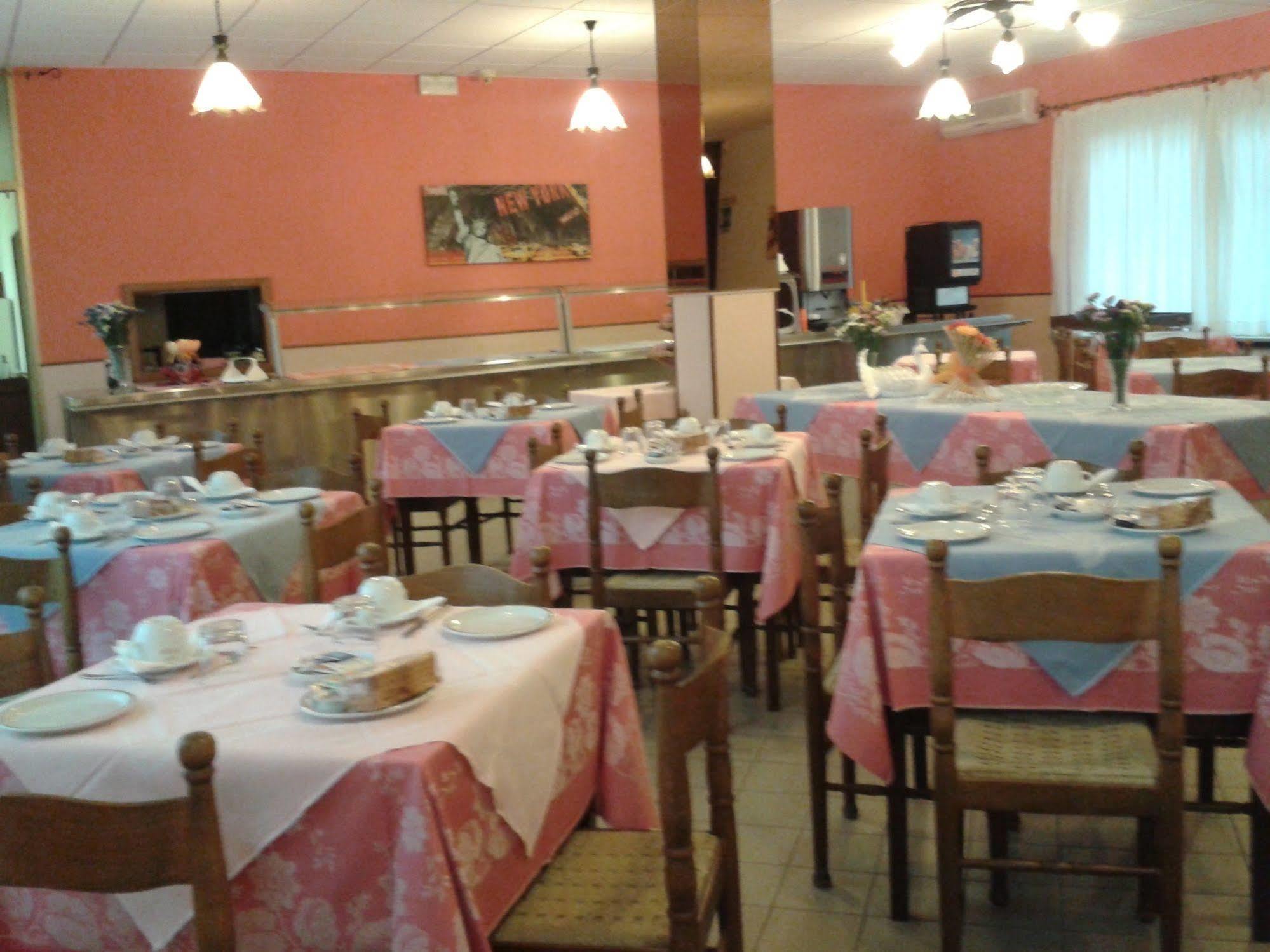 Hotel Geppi Pietra Ligure Esterno foto
