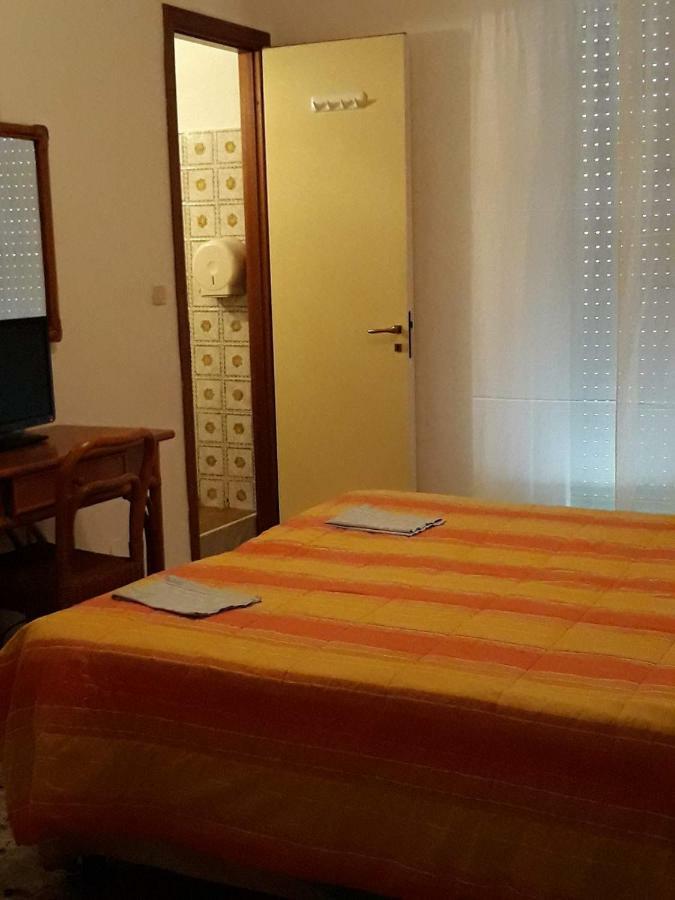 Hotel Geppi Pietra Ligure Esterno foto