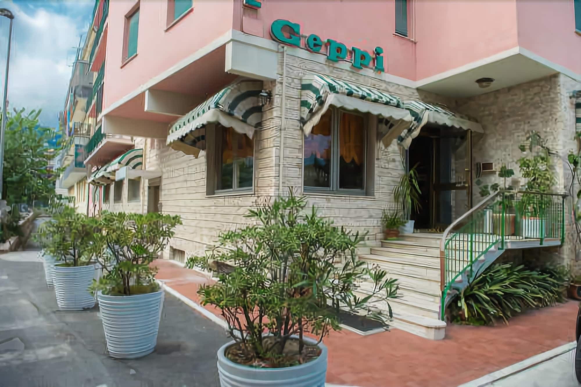 Hotel Geppi Pietra Ligure Esterno foto