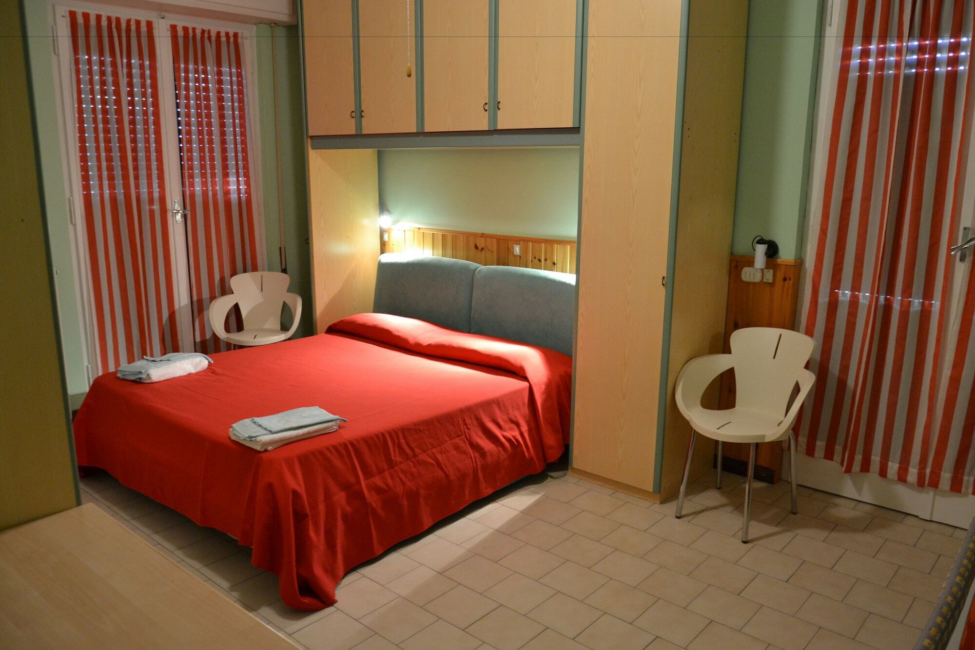 Hotel Geppi Pietra Ligure Esterno foto